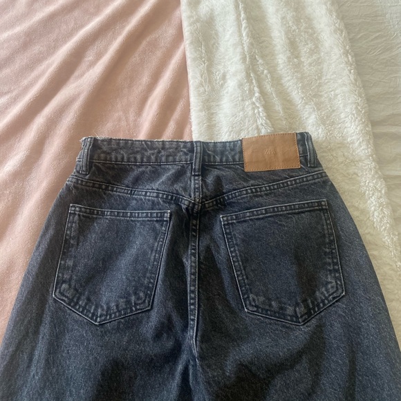 Mom Jeans - Picture 2 of 2